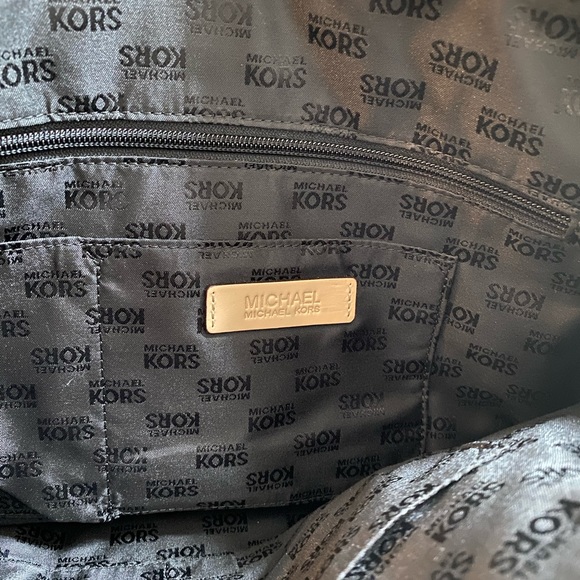 Michael Kors Tote - Picture 1 of 2